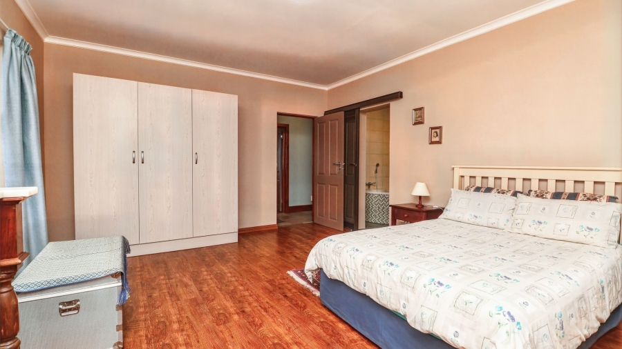 Commercial Property for Sale in Rondevlei Western Cape